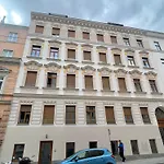 New Central Apartments Westbahnhof